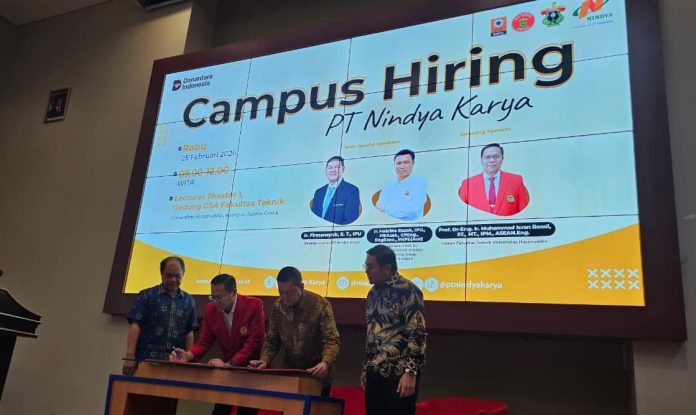FOTO: PT Nindya Karya menggelar kegiatan Campus Hiring di Fakultas Teknik Universitas Hasanuddin (Unhas), Gowa, Kegiatan yang berlangsung di Lecturer Theater 1 Gedung CSA, Rabu (25/2) dan dihadiri oleh 300 peserta. 