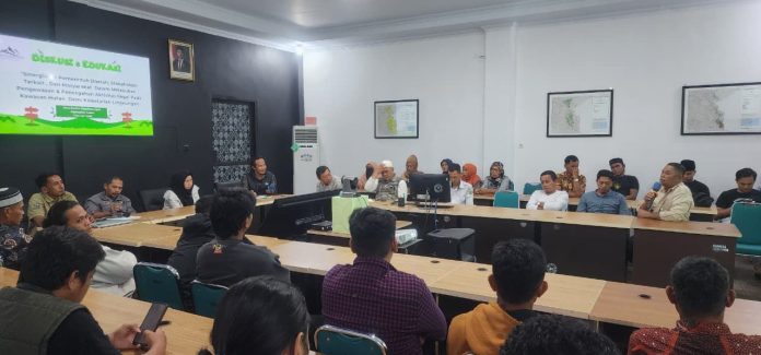 FOTO: Yayasan Lestari Alam Luwu (YLA) menyelenggarakan kegiatan diskusi dan edukasi terkait pencegahan aktivitas ilegal di kawasan hutan, Acara berlangsung pada hari Kamis, 26 Februari 2026.