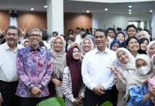 Hadir di Unhas, Menteri Pertanian Paparkan Kebijakan Pertanian Berkelanjutan FOTO: Menteri Pertanian Republik Indonesia, Dr. Ir. Andi Amran Sulaiman, M.P., saat berada di Aula Fakultas Pertanian, Kampus Unhas Tamalanrea, Jumat (27/2).