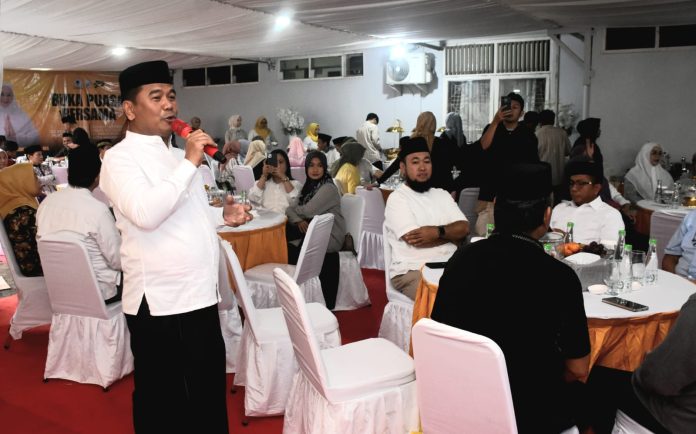FOTO: Wakil Ketua DPRD Sulsel, Rahman Pina menggelar buka puasa bersama di Rumah Jabatan, Jalan Penjernihan No 2, Kota Makassar, Sulawesi Selatan, (Sulsel), Sabtu (28/2/2026).