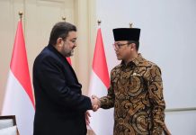 Presiden RI Sampaikan Belasungkawa atas Wafatnya Pemimpin Tertinggi Iran, Ayatollah Ali Khamenei FOTO: Duta Besar Republik Islam Iran untuk Indonesia Mohammad Boroujerdi dan Menteri Luar Negeri (Menlu), Sugiono di Jakarta. (Dok Seskab)