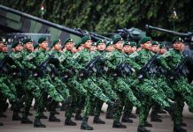 Kostrad Pamerkan Seragam Baru Dalam Perayaan HUT ke-65 FOTO: Jajaran Komando Cadangan Strategis TNI AD (Kostrad) memperkenalkan seragam baru dalam perayaan HUT ke-65 yang digelar di Markas Divisi 1 Kostrad, Cilodong, Depok, Jawa Barat, Jumat. (Dok via media sosial)