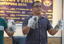 Dalam Semalam, Tim Opsnal Narkoba Polresta Ungkap 3 Kasus Narkotika FOTO: Kapolresta Jayapura Kota Kombes Pol Fredrickus W. A. Maclarimboen, S.I.K., M.H., CPHR melalui Kepala Satuan Reserse Narkoba AKP Febry V. Pardede, S.T.K., S.I.K di Jayapura, Sabtu (7/3). (Humas Polresta Jayapura)