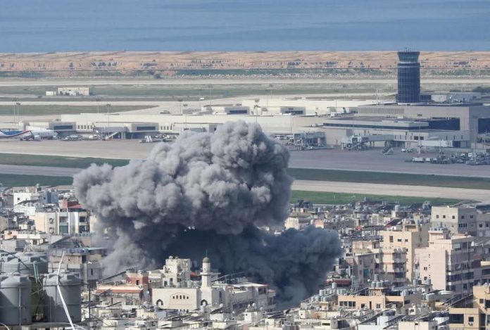 FOTO: Kondisi kota di negara Republik IsIam Iran usai dibombardir Israel. (Dok. China Xinhua news)