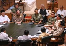 Presiden Prabowo Gelar Pertemuan Strategis di Hambalang Bahas Pangan, Energi, dan Idulfitri FOTO: Presiden Prabowo Subianto menerima sejumlah menteri Kabinet Merah Putih di kediaman pribadinya di Hambalang, Bogor, Jawa Barat, Senin (09/03/2026). (Dok. Seskab)