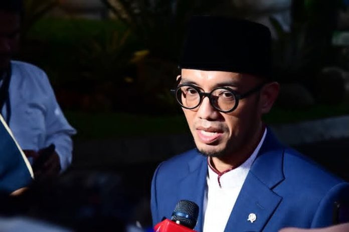 FOTO: Wakil Menteri Haji dan Umrah Dahnil Anzar Simanjuntak, dalam keterangannya kepada awak media di Kompleks Istana Kepresidenan Jakarta, Selasa (10/03/2026). (Sumber: BPMI Setpres)