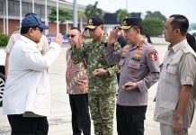 Presiden Prabowo Kunjungan Kerja ke Tokyo Jepang FOTO: Wakil Ketua DPR RI Prof. Sufmi Dasco Ahmad dan Menteri Pertahanan Sjafrie Sjamsoeddin bersama Mensesneg Prasetyo Hadi, Panglima TNI dan Kapolri melepas keberangkatan Presiden Prabowo Subianto di Bandara Halim Perdanakusuma, Minggu 29 Maret 2026 pukul 10.30 WIB. (dok.seskab)