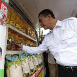 IPH Naik, Bukan Berarti Harga Pangan Melampaui HAP dan HET FOTO: Menteri Pertanian (Mentan) Andi Amran Sulaiman saat melakukan sidak di salah satu pasar. (Dok Kementan)