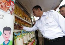 IPH Naik, Bukan Berarti Harga Pangan Melampaui HAP dan HET FOTO: Menteri Pertanian (Mentan) Andi Amran Sulaiman saat melakukan sidak di salah satu pasar. (Dok Kementan)