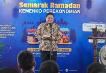 Airlangga Buka Semarak Bazar Ramadan Kemenko Perekonomian FOTO: Menteri Koordinator (Menko) Bidang Perekonomian Airlangga Hartarto membuka Semarak Bazar Ramadan Kemenko Perekonomian. (Dok via akun medsos Airlangga)