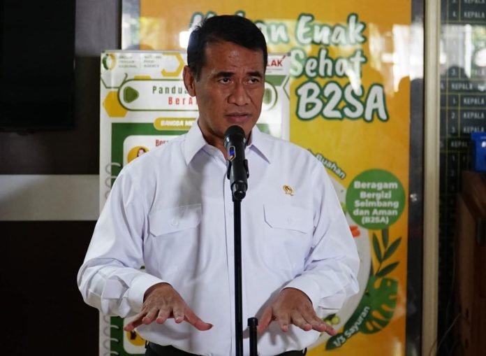 FOTO: Kepala Bapanas yang juga Menteri Pertanian Amran dalam sesi wawancara usai Rakor Stabilisasi Pasokan dan Harga Pangan (SPHP) pada Rabu (4/3/2026) di Jakarta. (Dok Kementan)