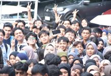 Unhas Kembali Salurkan 1.550 Paket Takjil pada Sesi Kedua Berbagi Ramadan FOTO: Direktorat Kemahasiswaan Universitas Hasanuddin (Unhas) kembali menggelar pembagian takjil sesi kedua bagi mahasiswa aktif dalam rangka menyemarakkan Ramadan 1447 H, Kamis, 5 Maret 2026. Kegiatan berlangsung pukul 16.00–17.30 WITA di sejumlah titik strategis kampus.