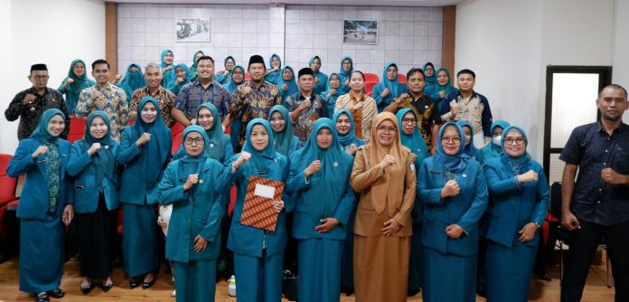 FOTO: Pengukuhan serta serah terima jabatan Ketua Tim Penggerak PKK Kecamatan Ujung Pandang berlangsung di Aula Kantor Camat Ujung Pandang, Kamis (05/03/2026). (Istimewa)