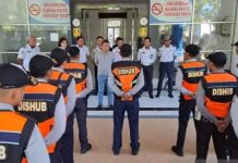 Warga Lorong 2 Urip Sumoharjo Dikejutkan Kedatangan Pasukan Dishub, Dugaan Pengeroyokan Dilaporkan ke Polisi FOTO: Ilustrasi Personel Dinas Perhubungan Kota Makassar saat mendengar arahan dari pimpinan sebelum bertugas. (ANTARA/HO/Pemkot Makassar)