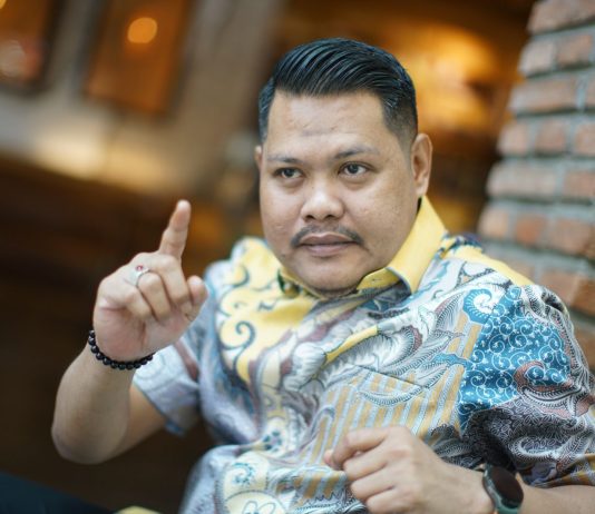 Pertumbuhan Ekonomi 5,61 Persen, Logis 08 Nilai Danantara Belum Punya Peran Foto: Ketua Umum Logis 08, Anshar Ilo (Ist)*