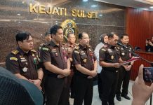 Dugaan Korupsi Pengadaan Nanas Rp 60 miliar Kejati Bakal Sasar Banggar DPRD Sulsel FOTO: Kepala Kejaksaan Tinggi Sulawesi Selatan, Dr. Didik Farkhan Alisyahdi saat memberikan keterangan pers di Kantor Kejaksaan Tinggi Sulawesi Selatan. (LN)