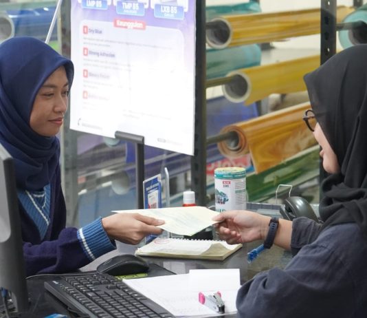 Industri Kreatif Melejit, MaPaN Hadir Jadi Solusi Kebutuhan Stiker di Makassar FOTO: Industri digital printing di Indonesia saat ini tengah mengalami perkembangan yang sangat signifikan.