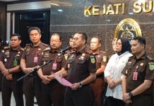 Kasus Pengadaan Bibit Nanas, Tidak Didukung Proposal dan Kesiapan Lahan: 3,5 Juta Bibit Rusak FOTO: Kepala Kejaksaan (Kajati) Sulsel Didik Farkhan Alsyahdi dalam keterangan persnya Senin malam( 9/3/2026) di kantor Kejaksaan Tinggi Sulawesi Selatan. (LN)