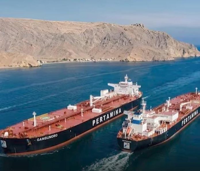 FOTO: Kapal pengangkut minyak mentah milik PT Pertamina. (Tangkap layar)
