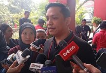 DPP PDIP Desak Presiden Mengambil Langkah Tegas dan Serius Kasus Penyiraman Air Keras oleh OTK ke Koordinator KontraS FOTO: Ketua DPP PDI Perjuangan Bidang Hukum dan Advokasi Ronny Talapessy. (Dok. Via Google)