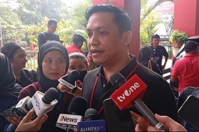 FOTO: Ketua DPP PDI Perjuangan Bidang Hukum dan Advokasi Ronny Talapessy. (Dok. Via Google)