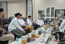 Perhitungan Lembaga Falakiyah PBNU 1 Syawal 1447 H Jatuh Pada Hari Sabtu 21 Maret 2026 FOTO: Lembaga Falakiyah PBNU melakukan rapat bersama dengan Rais Aam PBNU KH. Miftachul Akhyar di Surabaya. (Istimewa)