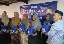 Ramadhan Penuh Makna, Andi Muzakkir Aqil Salurkan Ribuan Paket Sembako di Wajo FOTO: Anggota DPR RI Fraksi Partai Demokrat, Andi Muzakkir Aqil, menunjukkan kepeduliannya terhadap masyarakat dengan menyalurkan paket sembako di Kabupaten Wajo selama bulan suci Ramadhan.
