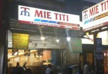 Mie Titiek Bantah Tudingan Tidak Taat Pajak, Arianto: Sistem Pembayaran Pajak Online Terkonekting ke Bapenda Makassar FOTO: Mie Titiek Jl. Boulevard, Panakukang, Kota Makassar. (Dok. Via Goggle)