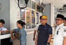 Hari Kedua Kunjungan Lebaran, Lapas Narkotika Sungguminasa Terima Kunjungan Kakanwil Ditjenpas Sulsel FOTO: Kepala Kantor Wilayah Direktorat Jenderal Pemasyarakatan Sulawesi Selatan, Rudy Fernando Sianturi, Saat meninjau ke Lapas Narkotika Kelas IIA Sungguminasa kembali melaksanakan layanan kunjungan Hari Raya Idul Fitri pada hari kedua dengan optimal, tertib, dan aman. Minggu (22/3).