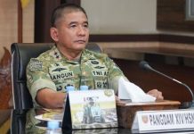Dukung Ekonomi Kerakyatan, Pangdam XIV/Hsn Ikuti Evaluasi Lanjutan Pembangunan KDKMP FOTO: Pangdam XIV/Hasanuddin Mayjen TNI Bangun Nawoko mengikuti Rapat Evaluasi Lanjutan Percepatan Pembangunan Koperasi Desa Kelurahan Merah Putih melalui Video Conference (Vicon), bertempat di Ruang Vicon Puskodalops Makodam, Jl. Urip Sumoharjo, Kota Makassar. Jumat, (27/3/2026). (Dok. Penerangan Kodam XIV/Cendrawasih)