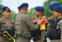 Pelatihan Pembinaan Kemampuan Brimob Resmi Dibuka, Wujud Peningkatan Kedisiplinan Personel Remaja FOTO: Teknisi KBRN Utama Tk. II Korbrimob Brigjen Pol. Deonijiu De Fatima memimpin Upacara Pembukaan Pelatihan Pembinaan Kemampuan Brimob bagi Perwira, Bintara dan Tamtama Remaja Tahun Anggaran 2026. Jumat (27/3/2026). (Dok. Humas Korps Brimob Polri)