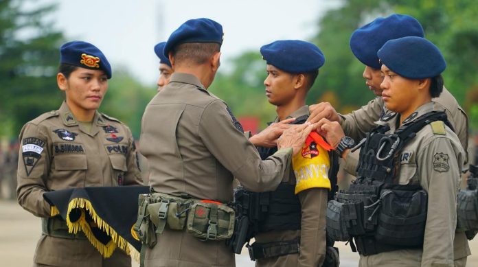FOTO: Teknisi KBRN Utama Tk. II Korbrimob Brigjen Pol. Deonijiu De Fatima memimpin Upacara Pembukaan Pelatihan Pembinaan Kemampuan Brimob bagi Perwira, Bintara dan Tamtama Remaja Tahun Anggaran 2026. Jumat (27/3/2026). (Dok. Humas Korps Brimob Polri)
