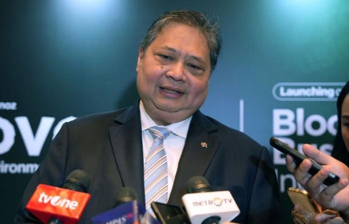 FOTO: Airlangga Hartarto, Menteri Koordinator (Menko) Bidang Perekonomian saat memberikan keterangan pers pada kesempatan lainnya. (Sumber foto via Bloomberg via Getty Images)