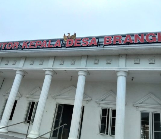 Dugaan Penyelewengan Proyek Pendopo Desa Brangkal Mojokerto, Kades Nur Ely Suryani : Belum Bertemu Kasipem Proyek pembangunan pendopo Desa Brangkal, Kecamatan Sooko, Kabupaten Mojokerto, Jawa Timur,