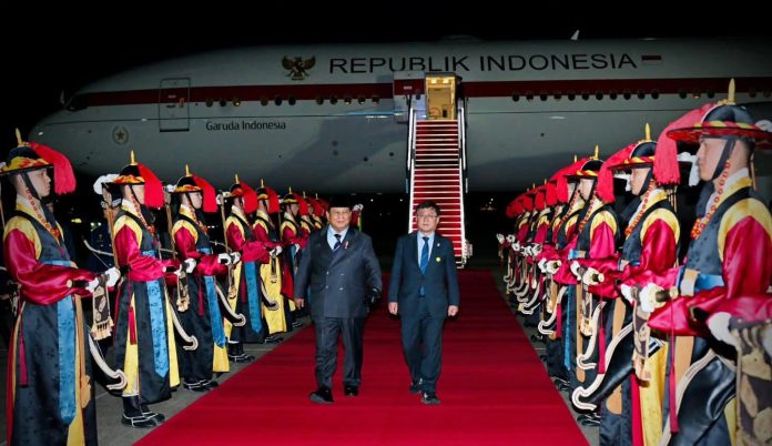 FOTO: Presiden Prabowo Subianto tiba di Seoul, Republik Korea, pada Selasa malam, 31 Maret 2026. (Dok.seskab)