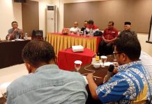 Sebelum Gelaran Munas KKT Jeneponto, Panitia Bakal Gelar Seminar Nasional, Hadirkan 2 Menteri Asal Sulsel FOTO: Panitia Munas KKT menggelar rapat persiapan di hotel Jolin, Jalan Pengayoman, Panakukang. Kamis (2/4/2026).