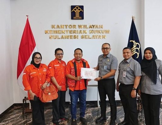 Partai Gerakan Rakyat Sulsel Mulai Langkah Administratif, Konsultasi SKT di Kanwil Kemenkum FOTO: Dewan Pimpinan Wilayah (DPW) Partai Gerakan Rakyat (PGR) Sulawesi Selatan upaya memperoleh legalitas resmi sebagai partai politik Kantor Wilayah Kementerian Hukum Sulawesi Selatan, Senin (6/4/2026).