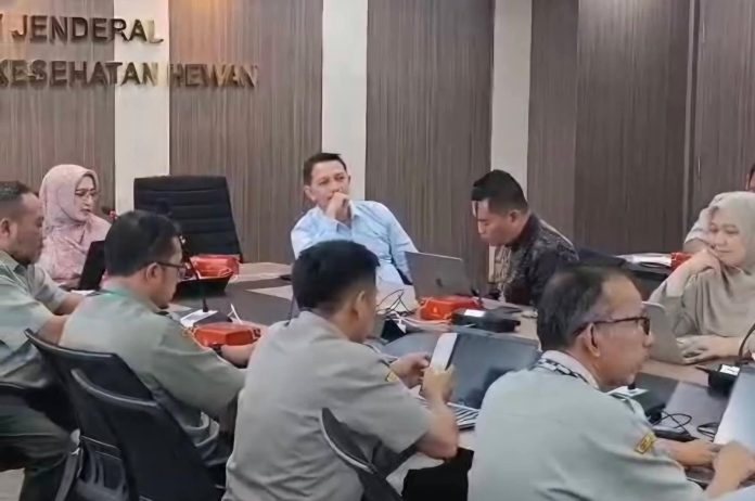 FOTO: Direktur Perbibitan dan Produksi Ternak, Hary Suhada, Saat memimpin rapat. (Dok Kementan)