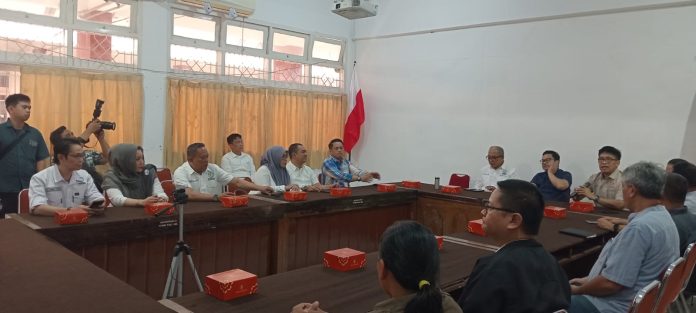 FOTO: Perkumpulan Olahraga Domino Indonesia Provinsi Sulawesi Selatan (PORDI Sulsel) melakukan kunjungan silaturahmi sekretariat Komite Olahraga Nasional Indonesia (KONI) Sulsel, Sabtu, 11 April 2026.