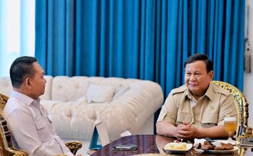 Dudung Abdurachman Jabat Kepala Staf Presiden Gantikan Qodari FOTO: Presiden Prabowo saat memanggil Jenderal TNI (Purn) Dudung Abdurachman di Istana Merdeka, Jakarta, pada Selasa, 21 April 2026. (Dok Seskab)