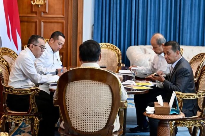 FOTO: Presiden Prabowo Subianto memanggil Menteri Energi dan Sumber Daya Mineral (ESDM) Bahlil Lahadalia di Istana Merdeka, Jakarta, Senin (27/04/2026). (Sumber: BPMI Setpres) 