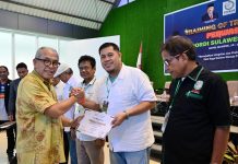 PORDI Sulsel Resmi Miliki Wasit Berintegritas FOTO: Ketua Pengurus Provinsi PORDI Sulsel, Dr. Ir. H. Ilham Arief Sirajuddin, MM (IAS) resmi melantik wasit permainan domino baik ditingkat Provinsi maupun ditingkatan pengurus Kabupaten dan kota di seluruh wilayah Sulsel. ToT itu resmi ditutup di hotel Maxone Makassar, Selasa, 14 April 2026.