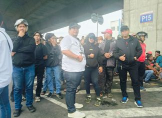 Bela JK, Laskar Garuda Indonesia Bersatu Bakal Laporkan Akun YouTuber Nusantara FOTO: Mukram (Kemeja Putih), Ketua Laskar Garuda Indonesia.