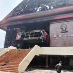 Netizen Soroti Pengadaan Kapas Wajah Pimpinan DPRD Sulsel Rp 9,7 Miliar, Front GERDA Bakal Unras FOTO: Kerusakan parah tampak di Gedung DPRD Sulsel yang tinggal rangka besi usai dibakar massa Makassar Sulsel, (Dok. Diksiber.id-Kondisi)