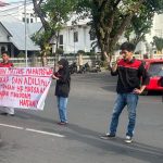 GAM Desak Polrestabes Makassar Tuntaskan Kasus Perampasan HP di Sekitar Makodam Hasanuddin FOTO: Sejumlah mahasiswa yang tergabung dalam Gerakan Aktivis Mahasiswa (GAM) kembali menggelar aksi unjuk rasa di depan Polrestabes Makassar, Selasa (21/4/2026).