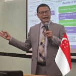 Dari Kampus Elite Dunia, Taruna Ikrar Umumkan Arah Baru BPOM: Digitalisasi, Reliance, dan Lompatan Global FOTO: Kepala Badan Pengawas Obat dan Makanan Republik Indonesia (BPOM RI), Prof. Dr. Taruna Ikrar, M.Biomed., Ph.D., mendapat sambutan meriah saat memenuhi undangan National University of Singapore (NUS) untuk membawakan kuliah pakar di salah satu kampus terbaik dunia.