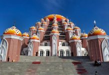 Gaji Marbot Masjid 99 Kubah CPI Makassar Capai Rp 37 Juta? FOTO: Masjid 99 Kubah di Jl. H. Bau No.36, Kunjung Mae, Kec. Mariso, Kota Makassar, Sulawesi Selatan. (Dok via Google)