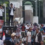 Demo di DPR dan Mabes Polri: Mahasiswa serta Masyarakat Tuntut Kompol DK Dipecat FOTO: Elemen masyarakat dan mahasiswa asal Sumatera Utara saat menggelar aksi unjuk rasa di depan Gedung DPR RI Senayan Jakarta. (Istimewa)