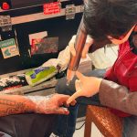 Semarak Hari Bakti Pemasyarakatan ke-62, Rutan Makassar Jalin Kerja Sama Hapus Tato Gratis FOTO: Dalam rangka Semarak Hari Bakti Pemasyarakatan ke-62, Rumah Tahanan Negara Kelas I Makassar menggelar kegiatan sosial berupa hapus tato bagi warga binaan. Sabtu(25/4)