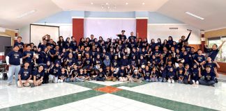 Pererat Tali Persaudaraan, Keluarga Besar Puang Halimun dan Puang Deda Bulukumba Gelar Gathering di Akkarena FOTO: Ratusan anggota keluarga besar keturunan Puang Halimun dan Puang Deda asal Bulukumba memadati kawasan Pantai Akkarena, Makassar, pada Minggu (26/4/2026).